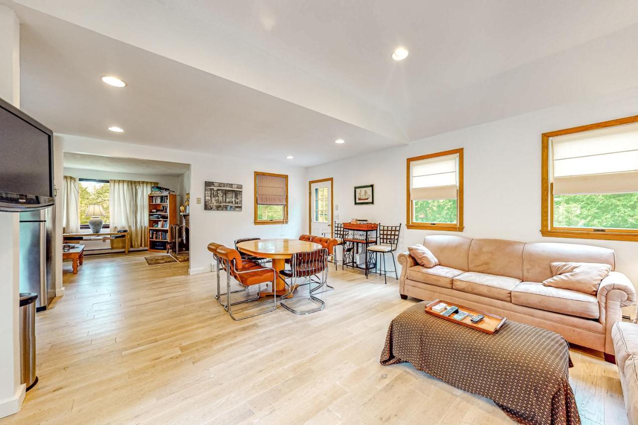 Lake Shore Living Falmouth Buitenkant foto